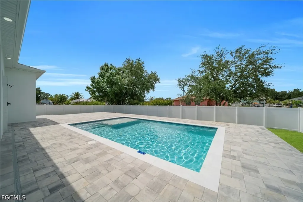 2900 41st Street SW Lehigh Acres FL 33976