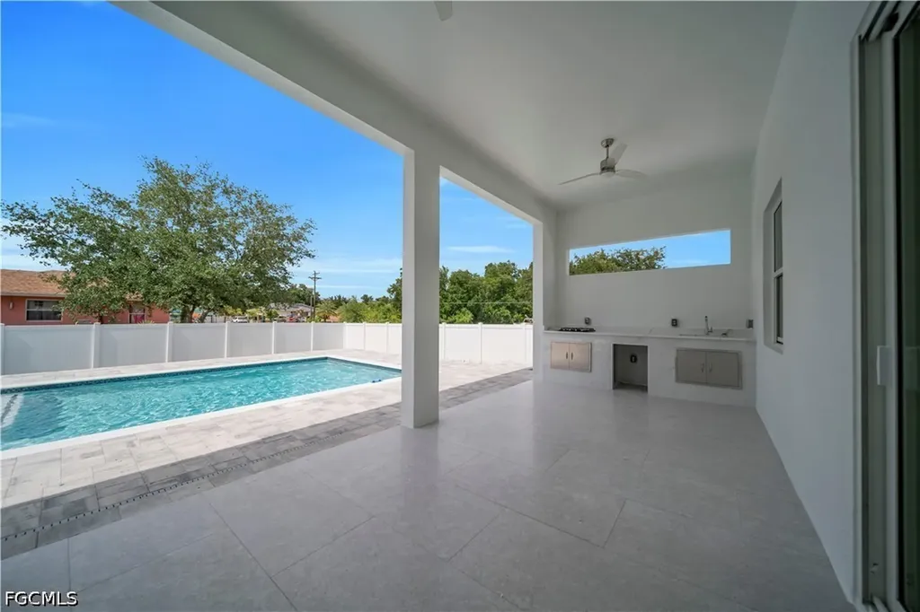 2900 41st Street SW Lehigh Acres FL 33976