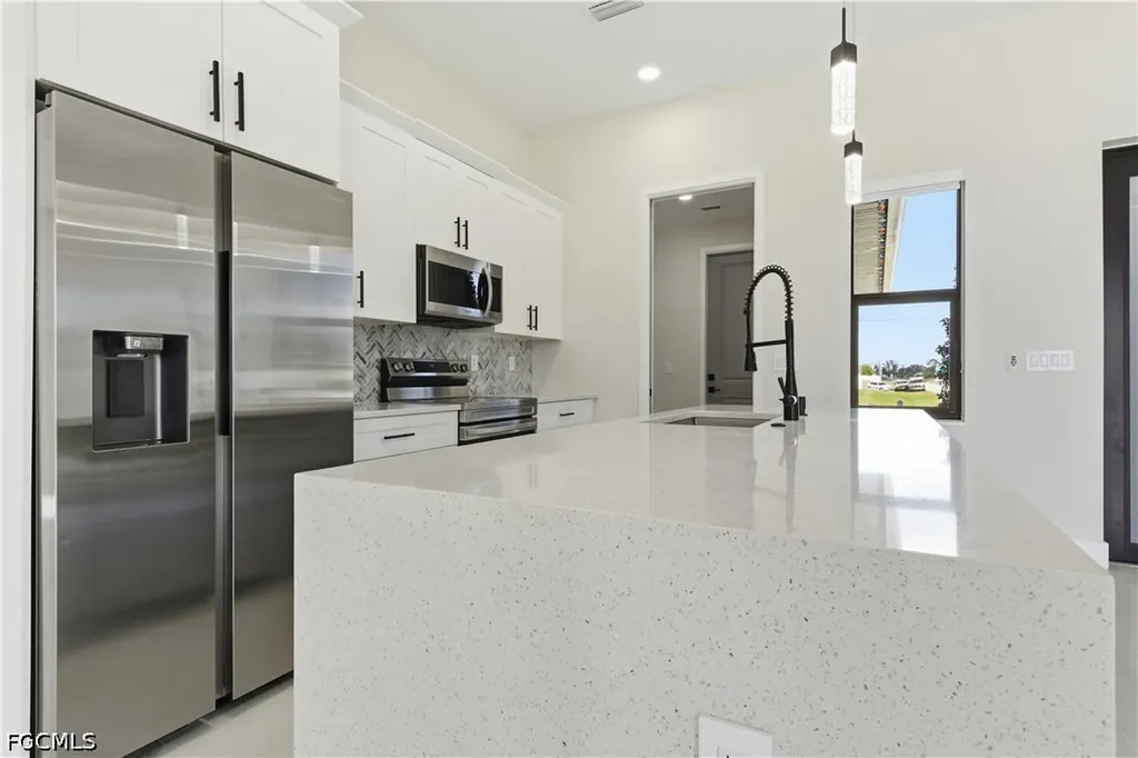 1442 NE 33rd Lane Cape Coral FL 33909