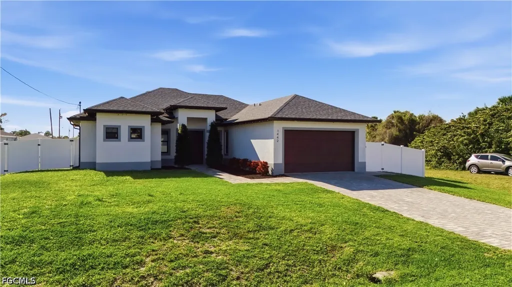 1442 NE 33rd Lane Cape Coral FL 33909