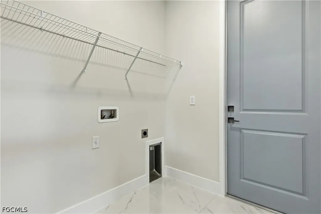 1442 NE 33rd Lane Cape Coral FL 33909
