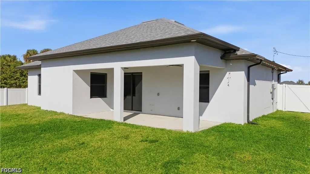 1442 NE 33rd Lane Cape Coral FL 33909