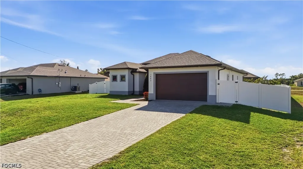 1442 NE 33rd Lane Cape Coral FL 33909