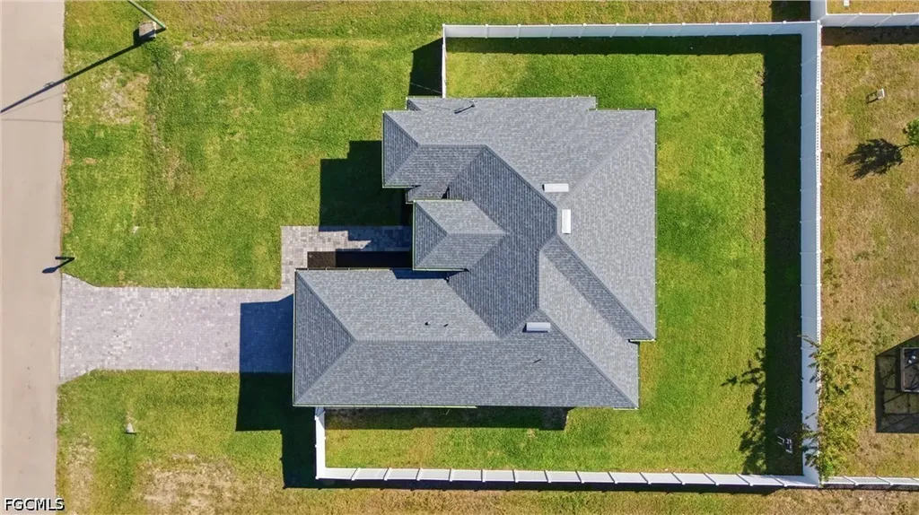 1442 NE 33rd Lane Cape Coral FL 33909