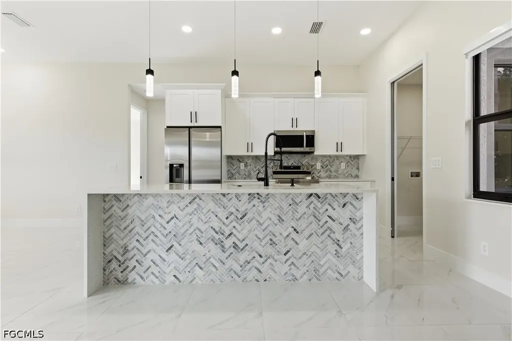1442 NE 33rd Lane Cape Coral FL 33909