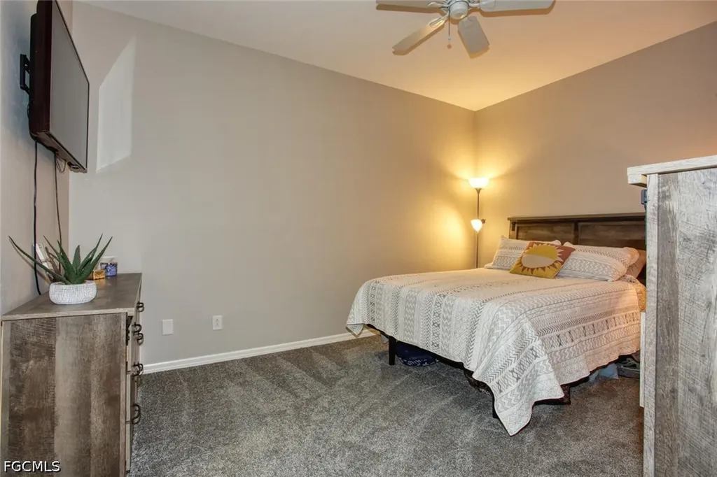 8076 Queen Palm Lane Fort Myers FL 33966