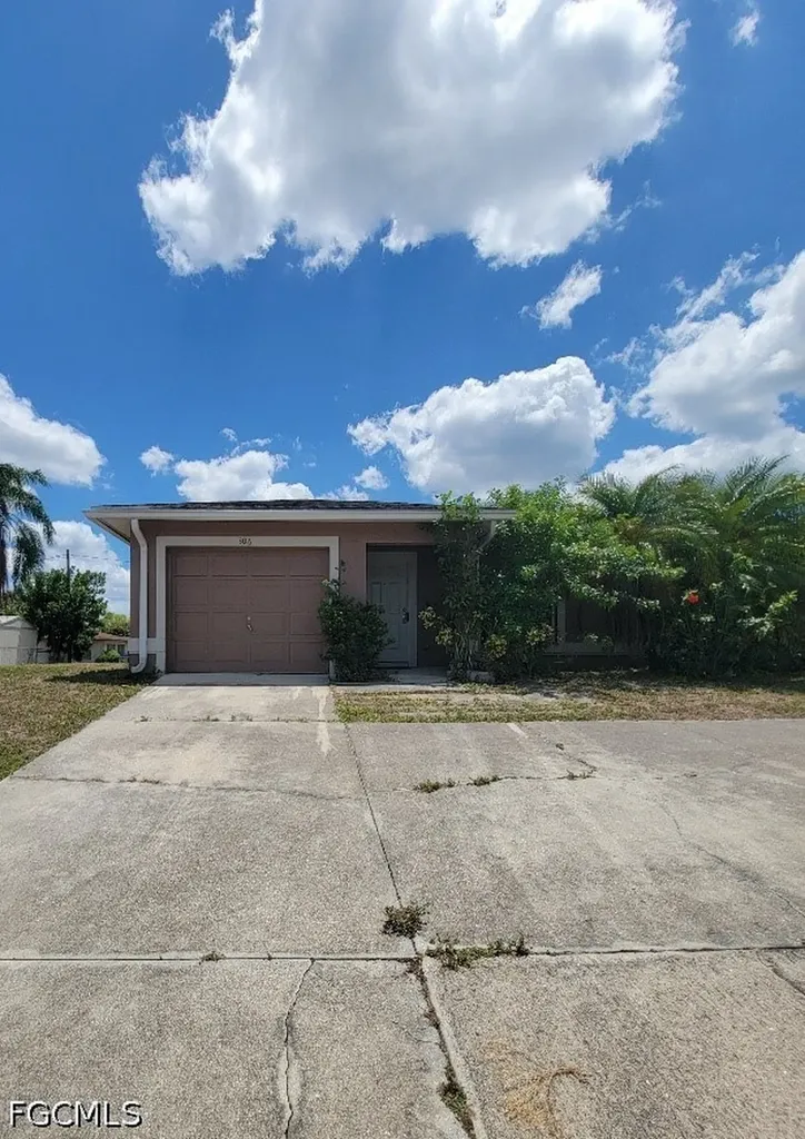 306 Leeland Heights Boulevard E Lehigh Acres FL 33936