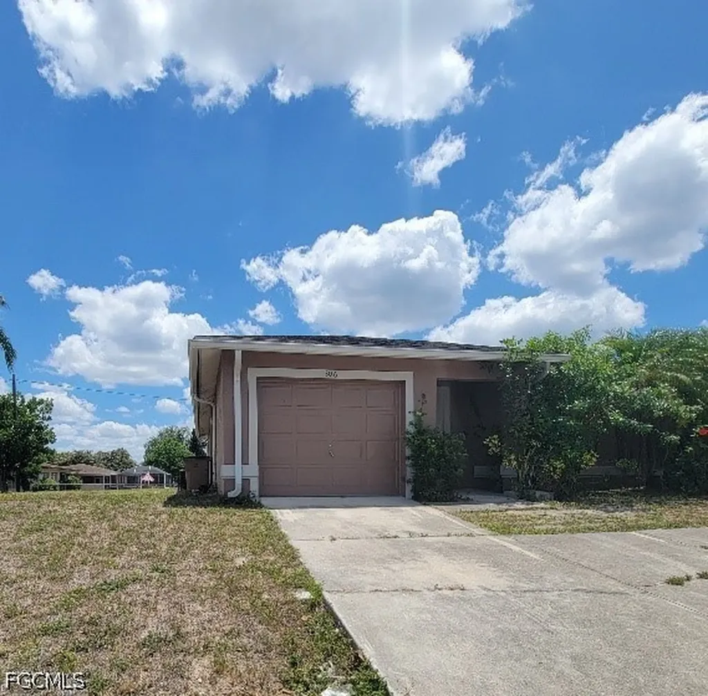 306 Leeland Heights Boulevard E Lehigh Acres FL 33936