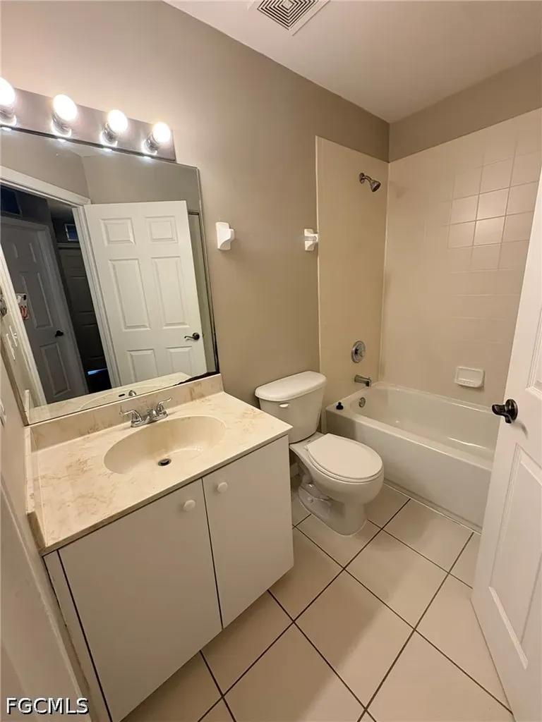 3643 Pine Oak Circle Fort Myers FL 33916