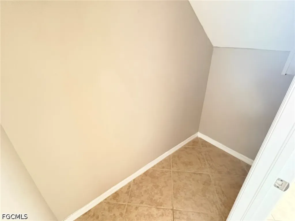 3643 Pine Oak Circle Fort Myers FL 33916