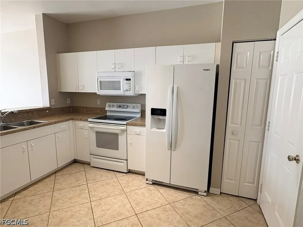 3643 Pine Oak Circle Fort Myers FL 33916