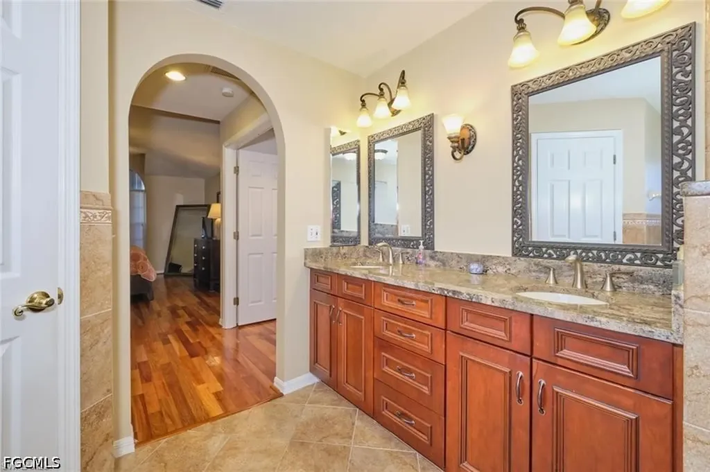 5507 SW 14th Place Cape Coral FL 33914
