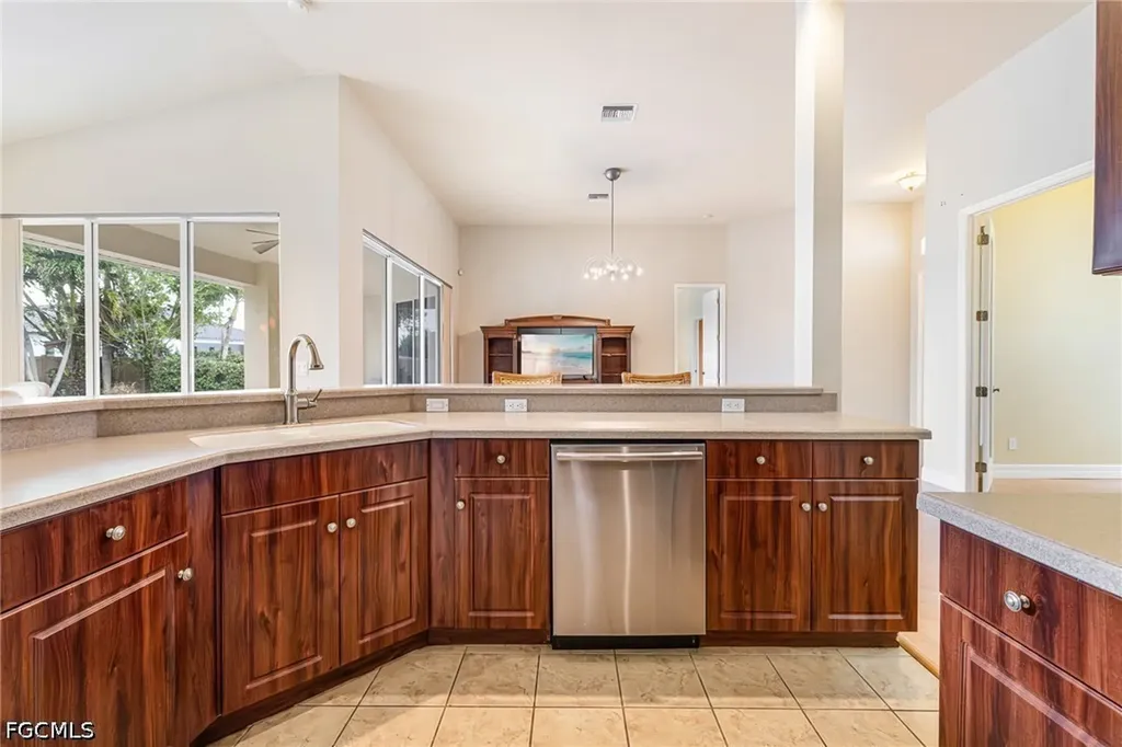 4011 SW 16th Place Cape Coral FL 33914