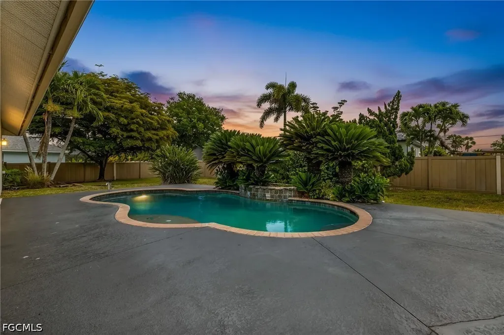 4011 SW 16th Place Cape Coral FL 33914