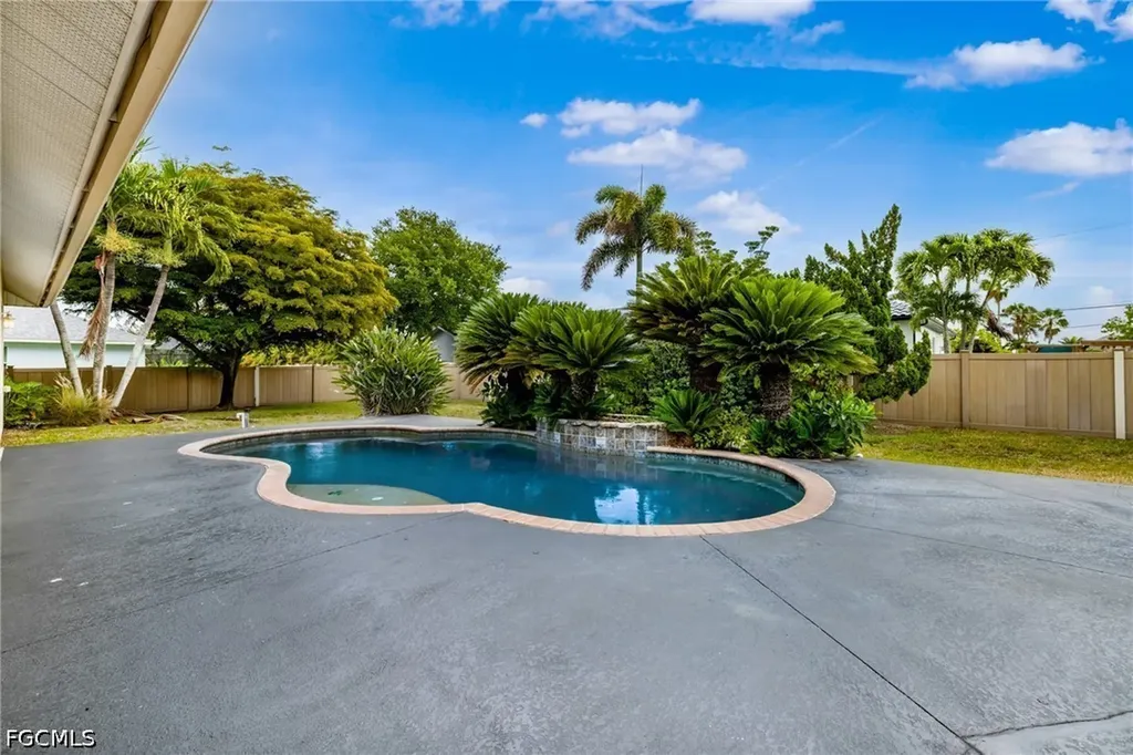 4011 SW 16th Place Cape Coral FL 33914
