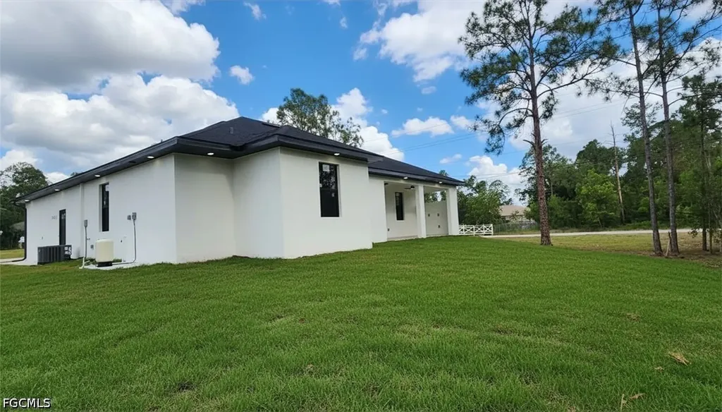 1901 Cedar Avenue N Lehigh Acres FL 33971