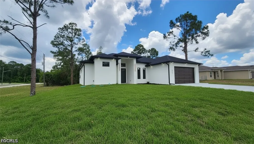 1901 Cedar Avenue N Lehigh Acres FL 33971