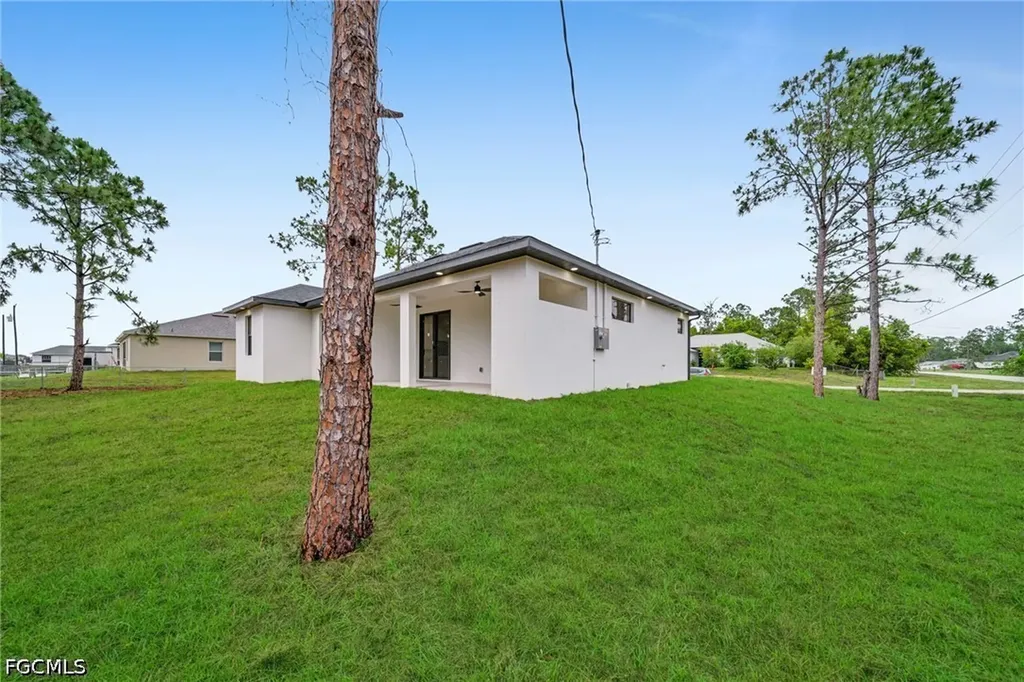 1901 Cedar Avenue N Lehigh Acres FL 33971
