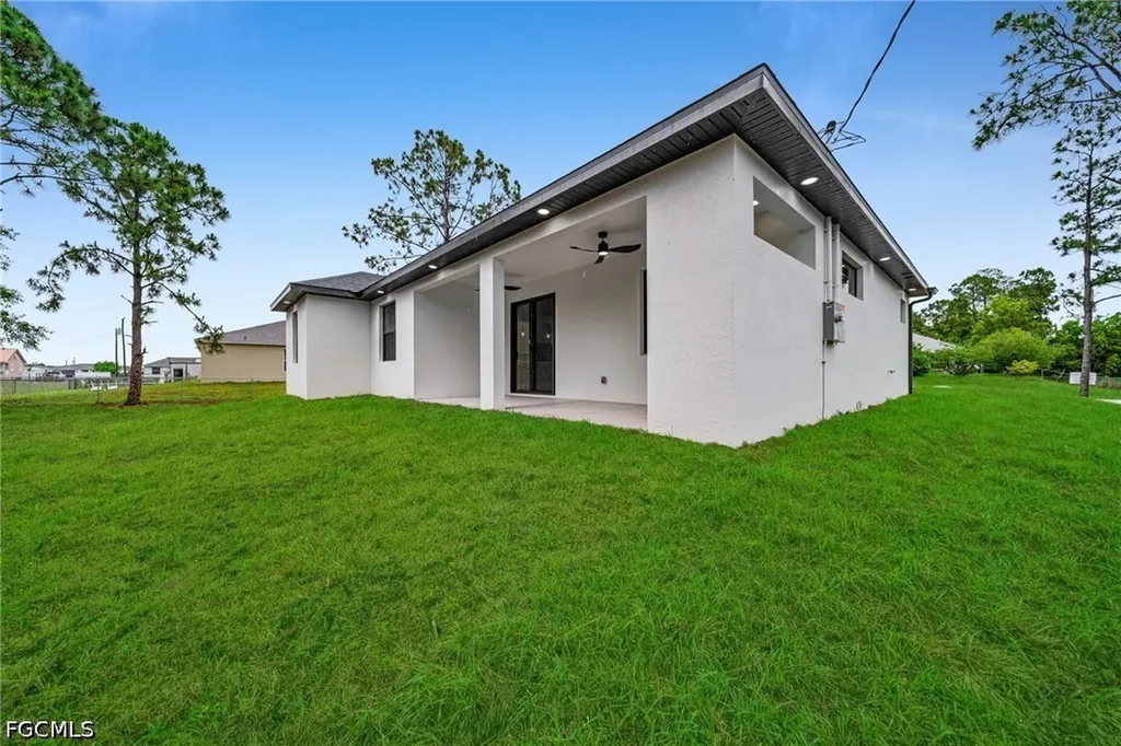 1901 Cedar Avenue N Lehigh Acres FL 33971