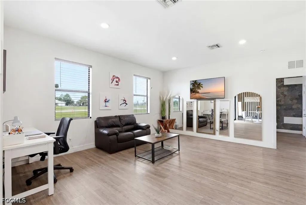 9049 Green Circle Labelle FL 33935