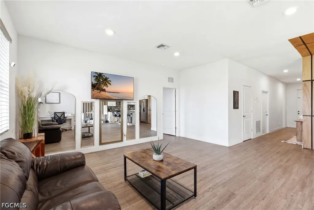 9049 Green Circle Labelle FL 33935