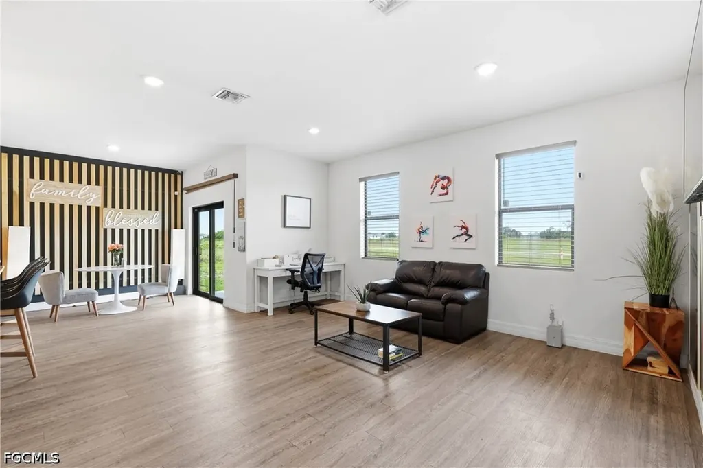 9049 Green Circle Labelle FL 33935