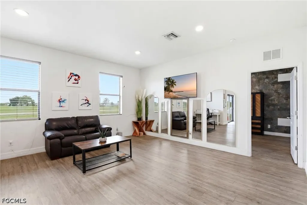 9049 Green Circle Labelle FL 33935
