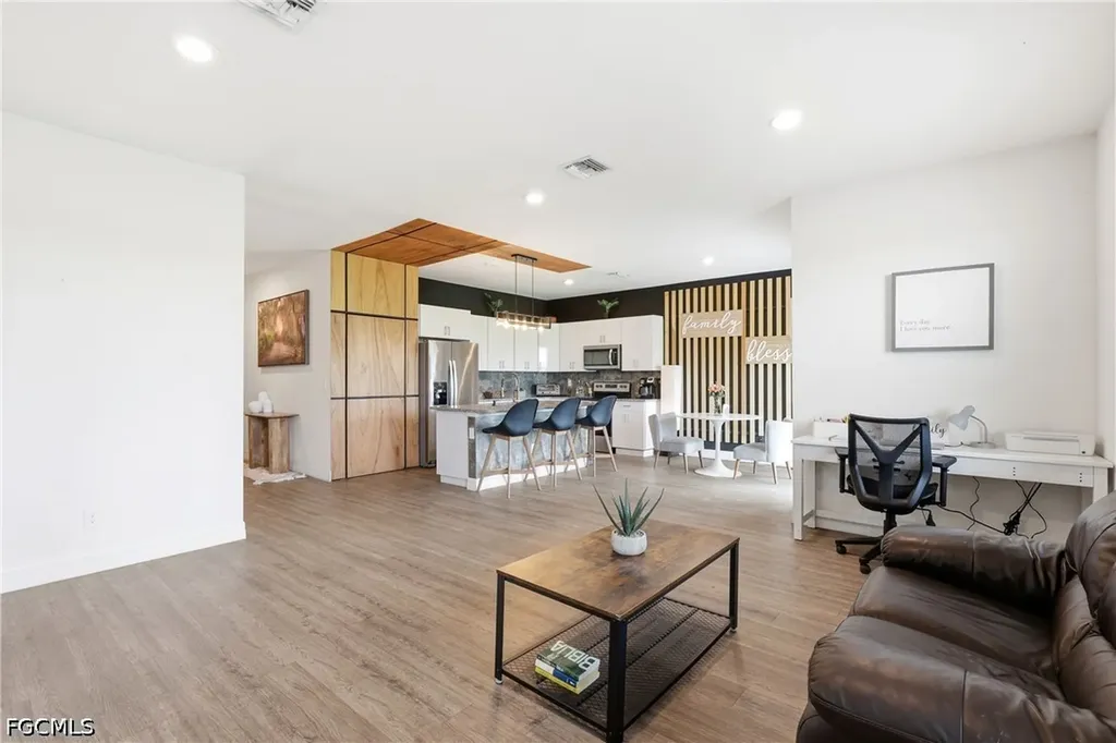 9049 Green Circle Labelle FL 33935