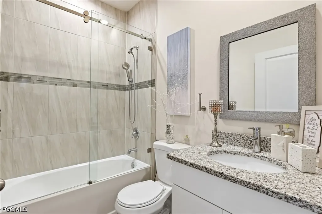 9049 Green Circle Labelle FL 33935