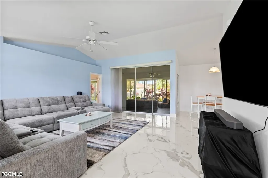 3824 SW 10th Place Cape Coral FL 33914