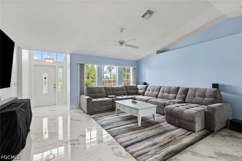 3824 SW 10th Place Cape Coral FL 33914