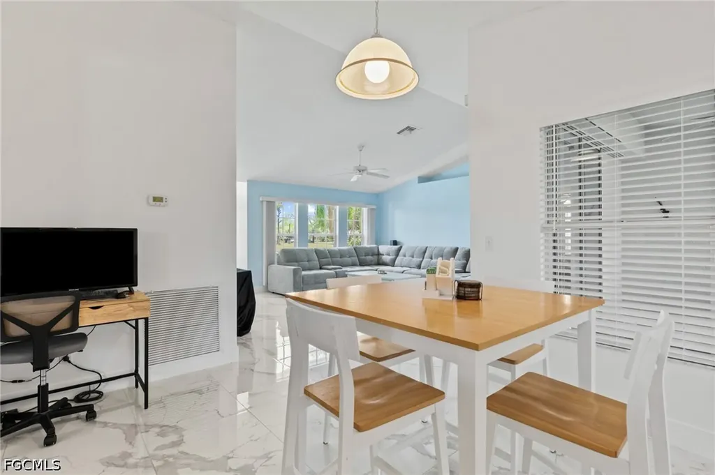 3824 SW 10th Place Cape Coral FL 33914