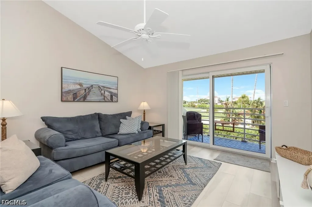 6011 Bahia Del Mar Boulevard St. Petersburg FL 33715