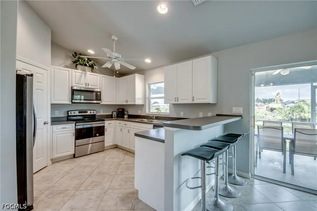 1725 NE 23rd Street Cape Coral FL 33909