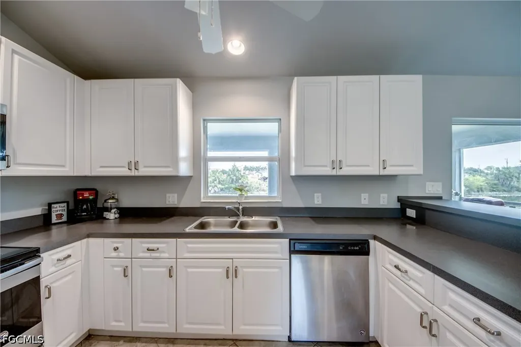 1725 NE 23rd Street Cape Coral FL 33909