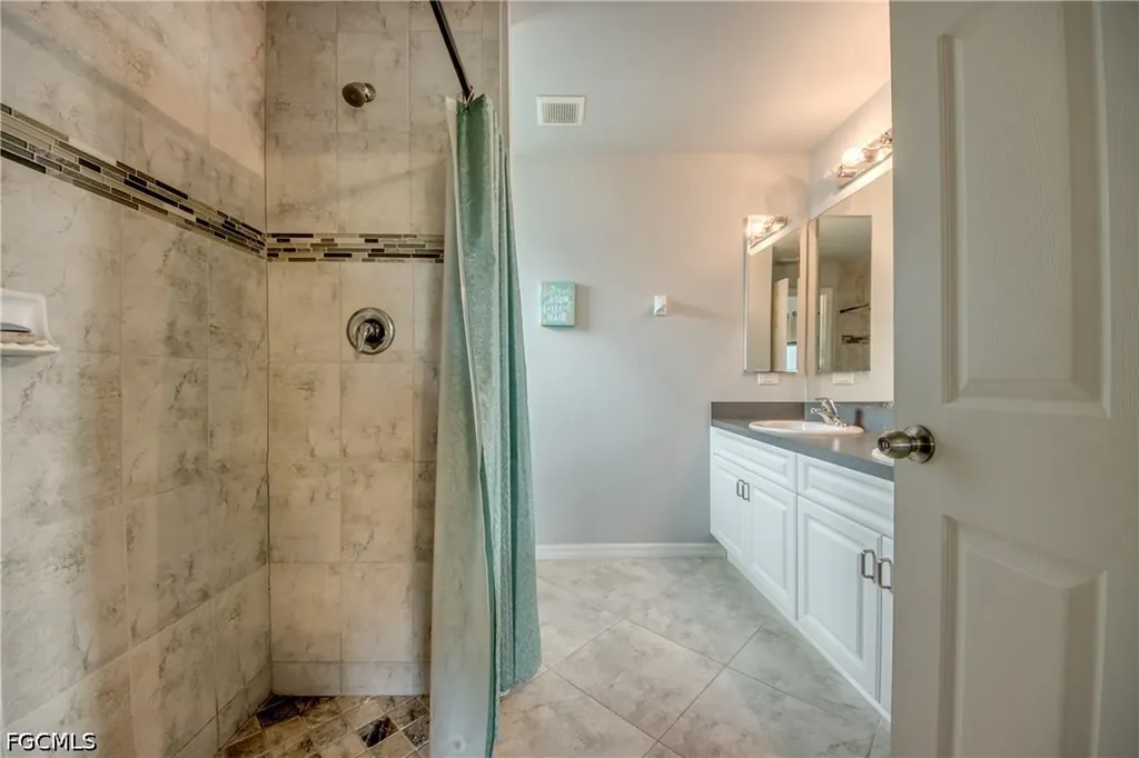 1725 NE 23rd Street Cape Coral FL 33909