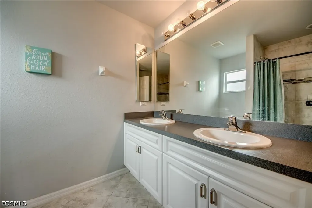1725 NE 23rd Street Cape Coral FL 33909