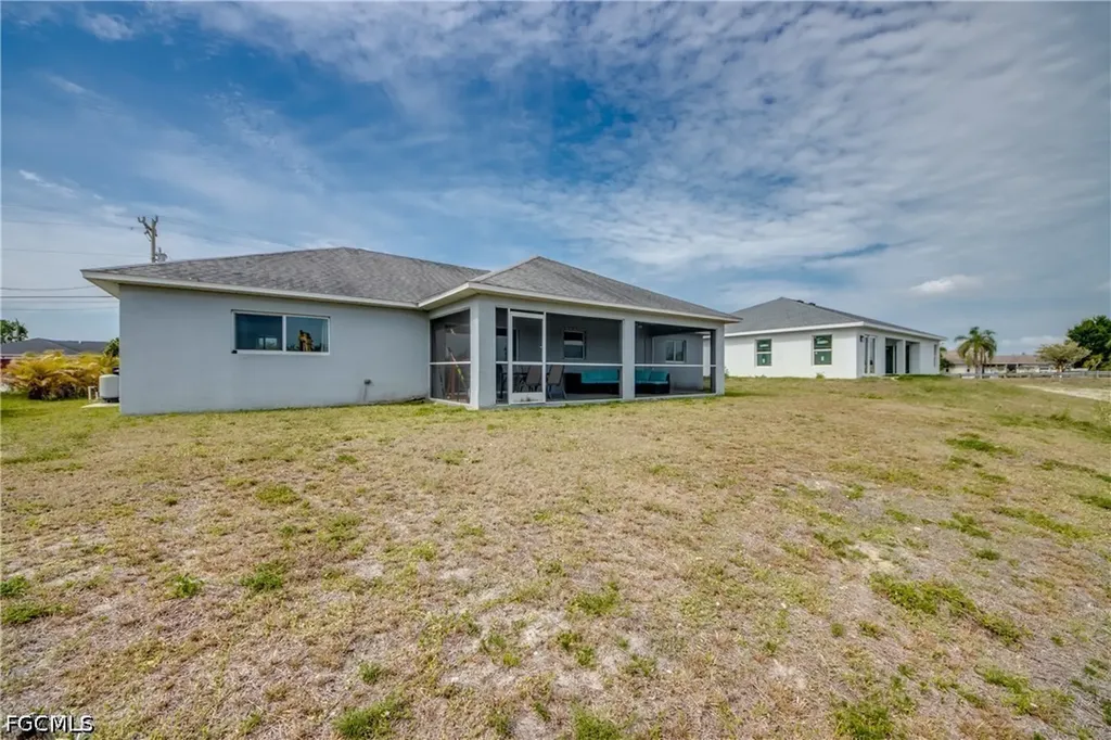 1725 NE 23rd Street Cape Coral FL 33909