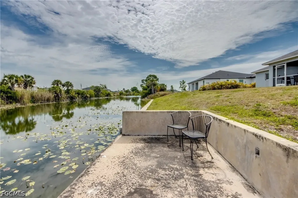 1725 NE 23rd Street Cape Coral FL 33909