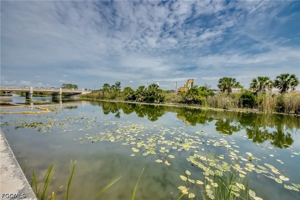 1725 NE 23rd Street Cape Coral FL 33909