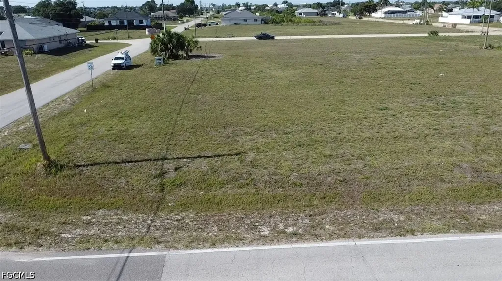 2098 Diplomat Parkway E Cape Coral FL 33909