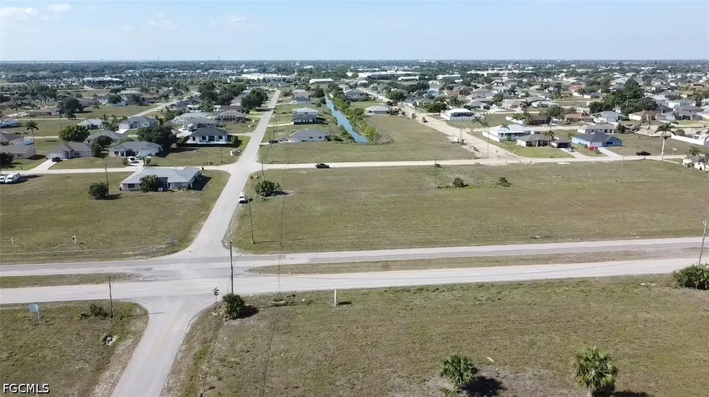 2098 Diplomat Parkway E Cape Coral FL 33909