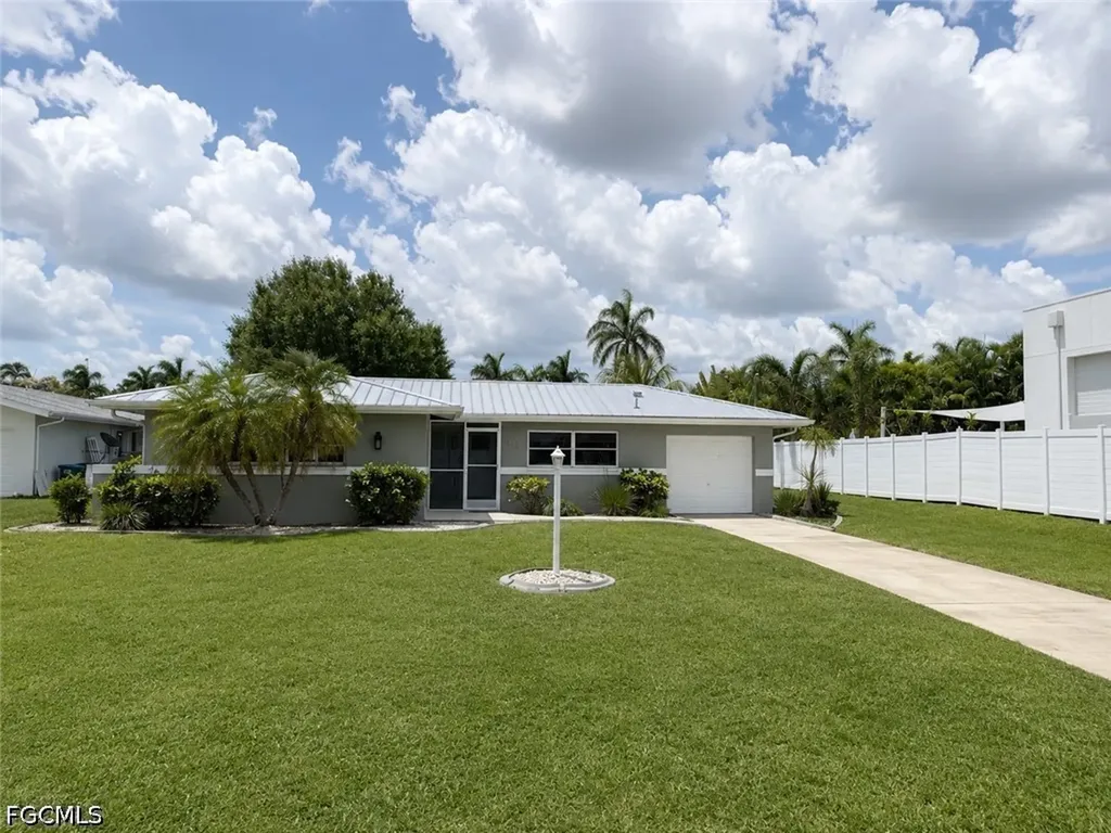 912 Dolphin Drive Cape Coral FL 33904