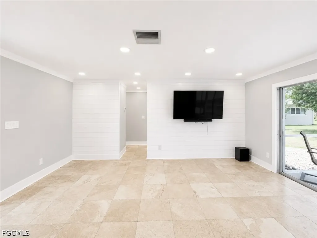 912 Dolphin Drive Cape Coral FL 33904