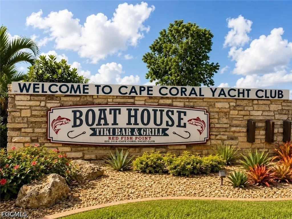 912 Dolphin Drive Cape Coral FL 33904