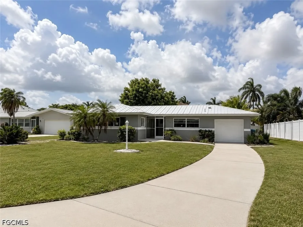 912 Dolphin Drive Cape Coral FL 33904