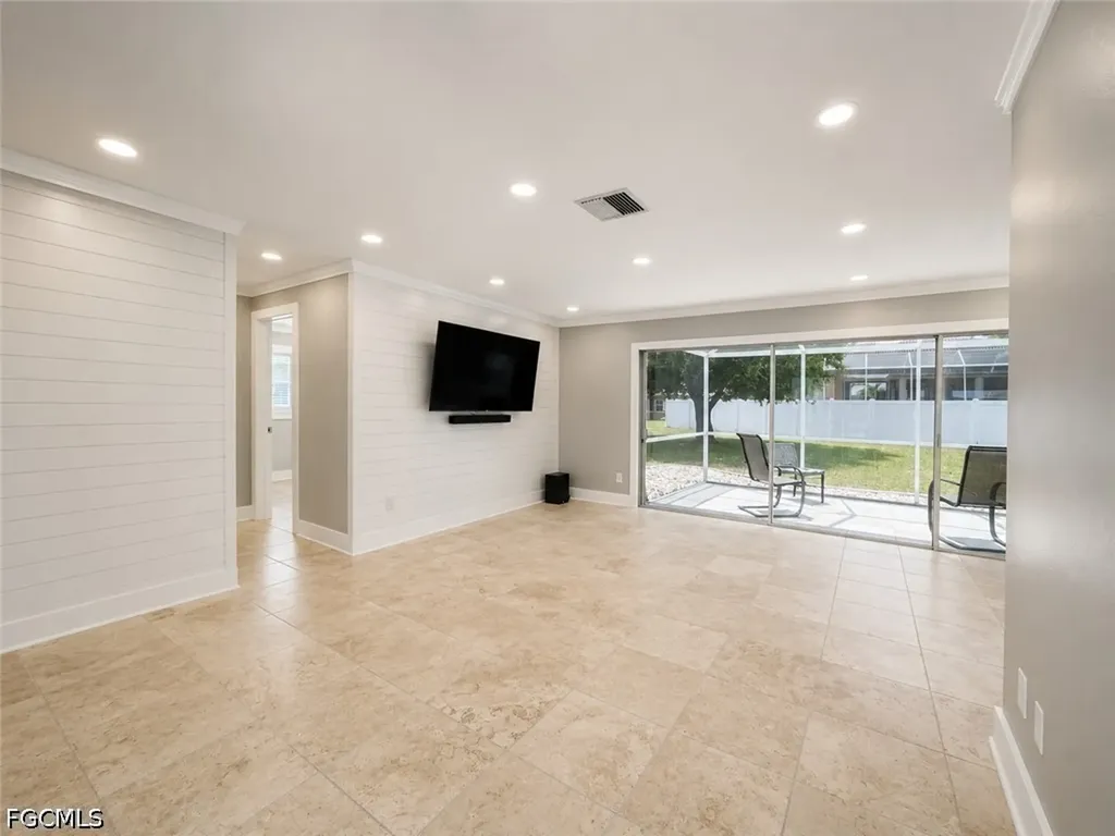 912 Dolphin Drive Cape Coral FL 33904