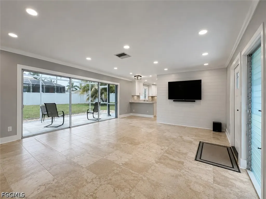 912 Dolphin Drive Cape Coral FL 33904