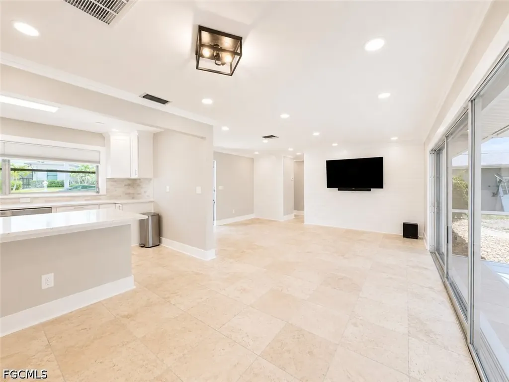 912 Dolphin Drive Cape Coral FL 33904