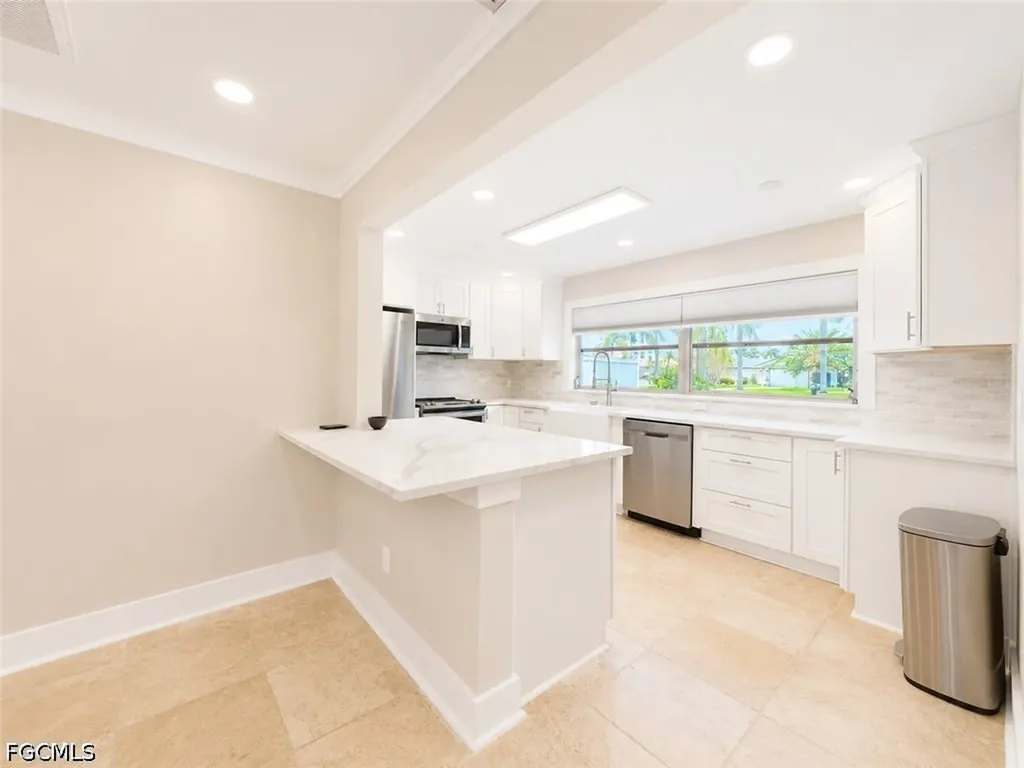 912 Dolphin Drive Cape Coral FL 33904